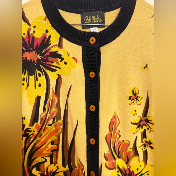 Bob Mackie Sweaters - Bob Mackie vintage wearable art. Button down 60% cotton 40% acrylic. Size XXS